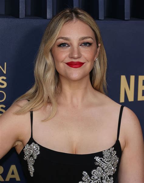 Abby Elliott at Screen Actors Guild Awards 2024 in Los Angeles • CelebMafia