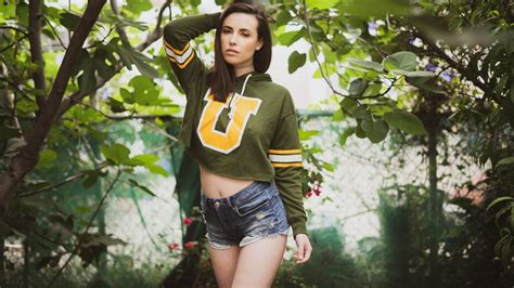 Casey Calvert (62 фото)