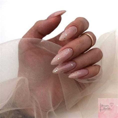Маникюр 2020-2021: Идеи маникюра на миндальные ногти💅🏻🌸 | Дизайнерские ...