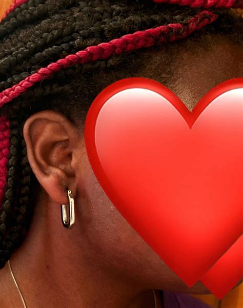 Swollen lobe piercing : r/piercing