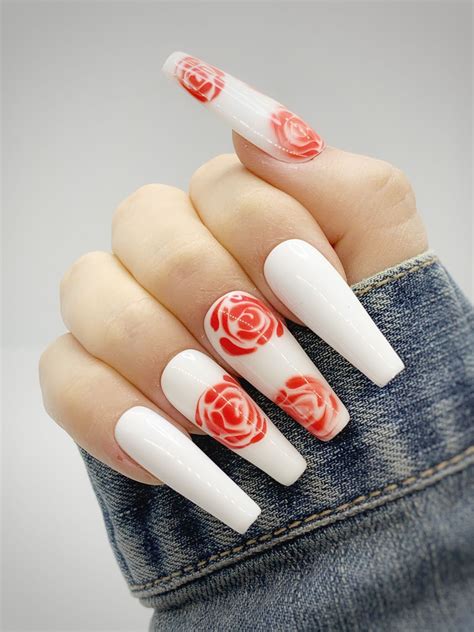 nail art with red and black 3
