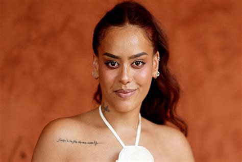 Amel Bent fait une grande annonce concernant sa carrière : « La route s ...