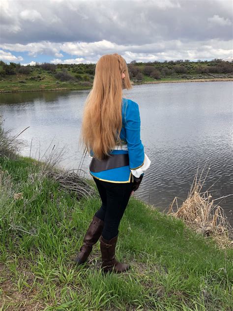 Princess Zelda Cosplay Photoshoot with GlossedGarden