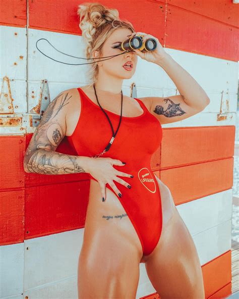 Mötley Monröe | Hope you like your women glossy! 📸: @moontouchphoto 👙