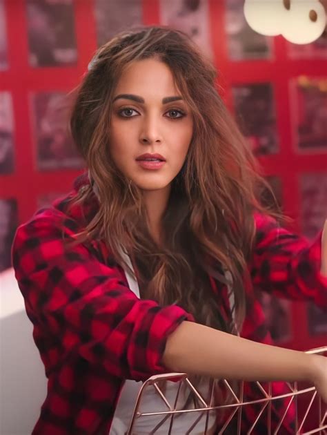 Kiara Advani Beautiful in Red Shirt - Filmy19