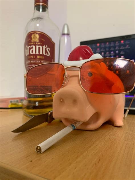 Create meme "pig with a cigarette, piglet and glasses, pig " - Pictures ...