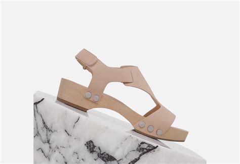 Wooden Soles Became a TOP Trend of a Chinese Brand: Entertaining ...