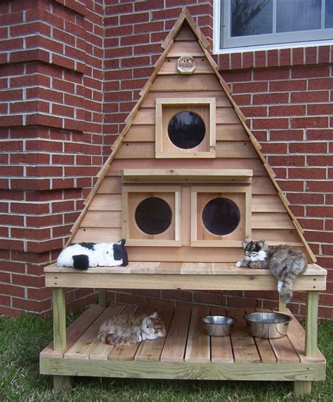 Triplex Cat House | Outdoor cat house, Cat house diy, Outside cat house