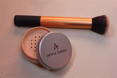 Anna Lotan- mineralny puder mocno kryjący SPF17 | Magda Beauty