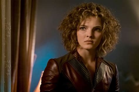 Selina Kyle Gotham Season 4 Wallpaper, HD TV Series 4K Wallpapers