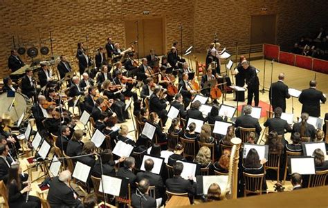 The Orchestra comes on stage