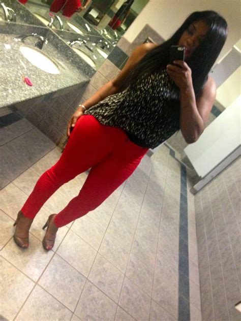 Alysia Rogers's feet