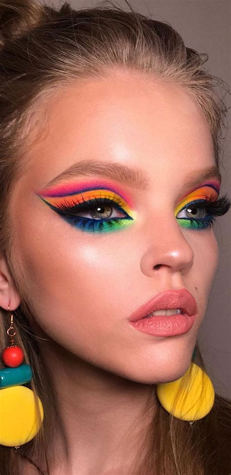 Unique Eye Makeup Art