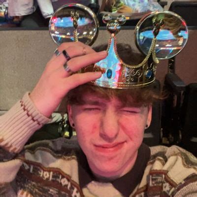 Logan Kaminski - Actor, Dancer, Singer | StageAgent