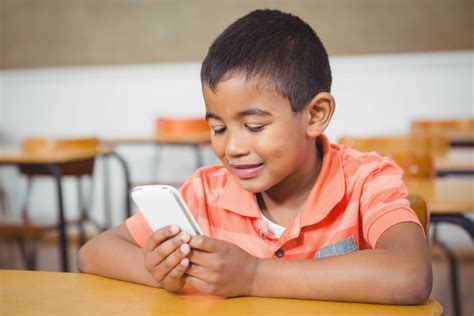 Celular Na Sala De Aula - Argumentos Contra O Uso De Celular Na Sala De Aula - NAZAEDU