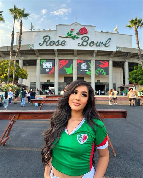 Daisy Sanchez | ☀️🕰️ | Instagram