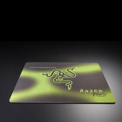 Razer Mantis- мягкий тканевый коврик на razer.ru
