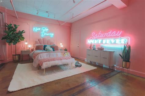 10 Dreamy Pink Aesthetic Room Ideas (2024) - Peerspace