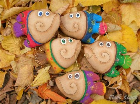 Primitive dolls, Christmas ornaments, Novelty christmas