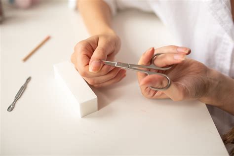 Como Tirar Cuticula Sem Alicate - Tirar Cutícula SEM Alicate: Técnica mais usada pelas manicures!