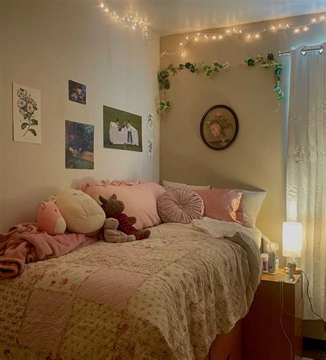 decorative dorm ideas 9