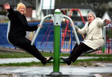 Old People Doing Funny Things (67 photos) | KLYKER.COM