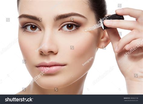 apply eye serum images stock   objects vectors