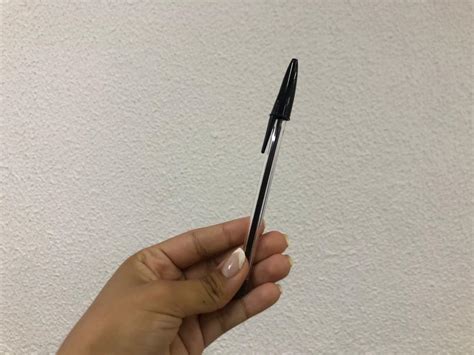 Professora indica dois tipos de caneta para usar no Enem