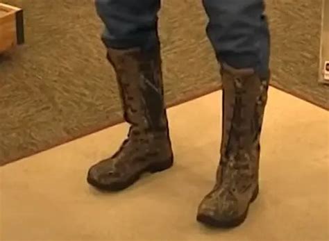 Can Snakes Bite Through Leather Boots? Unveiling the Truth