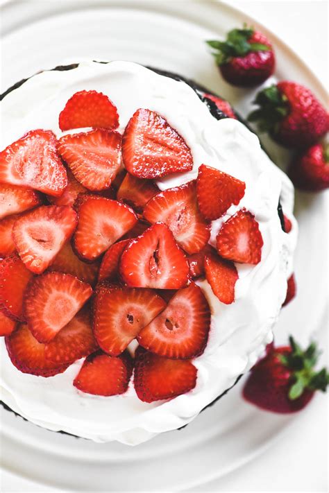 whipped cream cake strawberry 11