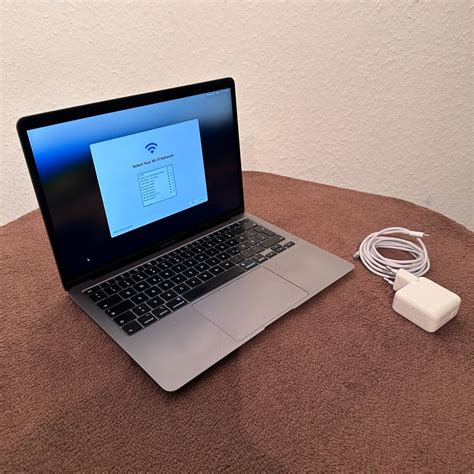 Apple MacBook Air 13,3" 2020 M1 8/256GB Space Grau NEUWERTIG in ...