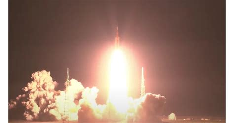 НАСА успешно изстреля "Артемис-1" към Луната (На живо)