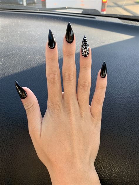 Pin by sarah on nails | Acrylic nails stiletto, Black nails, Goth nails