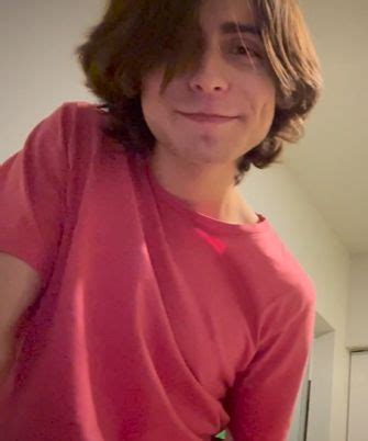 Aidan Gallagher 💌 | Chicos famosos, Famosos lindos, Famosos