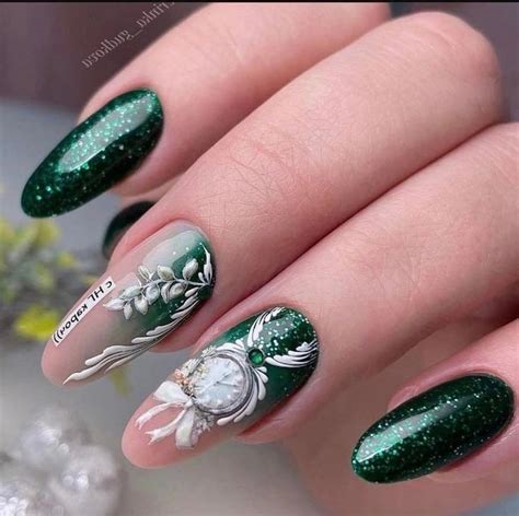 Pin by Ольга on ноготки | Winter nails, New year's nails, Christmas gel ...