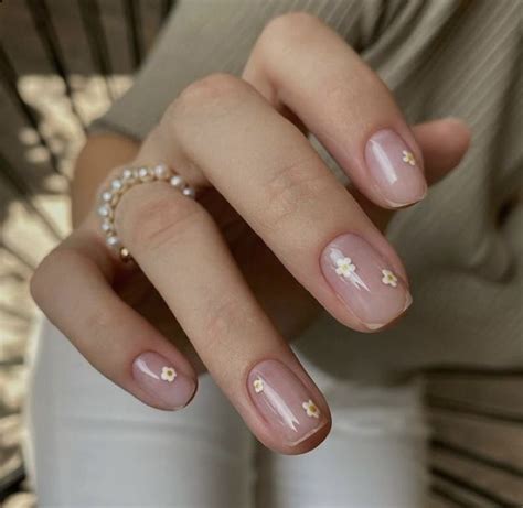 Nail chamomile | Unghie idee, Unghie, Idee per unghie