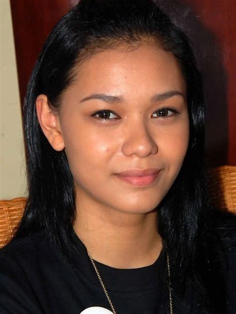 7 Transformasi Adinia Wirasti, dulu Tomboy Kini Makin Elegan dan