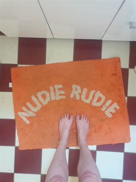 Nina Smitt Herman on Twitter: "I was always naked as a kid, my fam