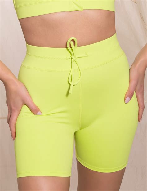 Шорты спортивные женские зеленые OPIUM FITNESS LINE - parishop.ru