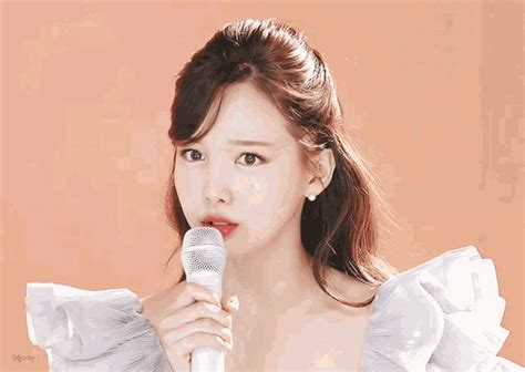 Nayeon GIF - Nayeon - Discover & Share GIFs