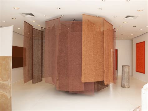 Amélia Toledo - Current Look - Exhibitions - DAN Galeria