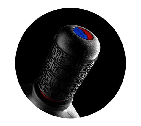 Chinese Seal Wine – Your Name, My Surname – Packaging Of The World