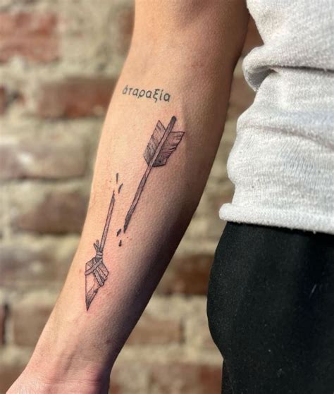 10 Cool Broken Arrow Tattoos for Your Inspiration | Style VP
