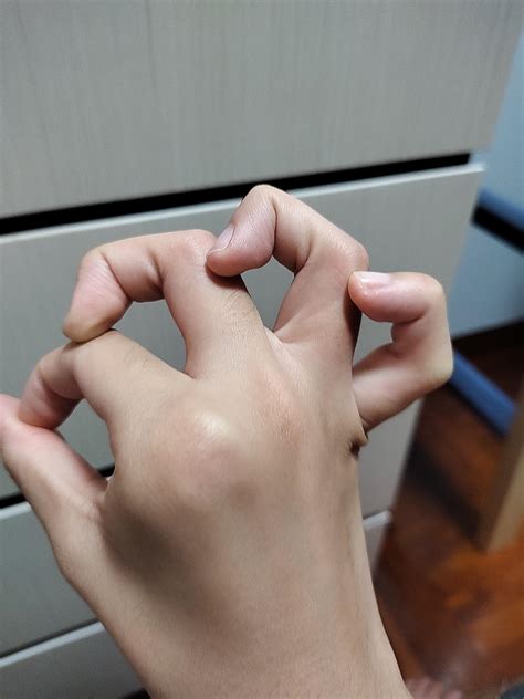 my very hidden background feet : r/SneakyBackgroundFeet