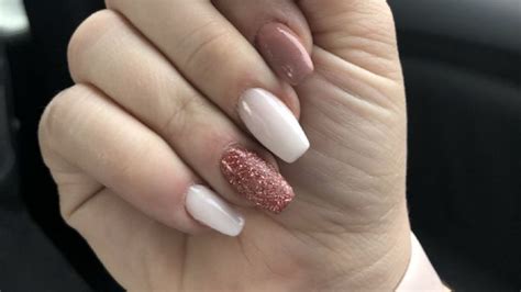 Nail Art: la novedosa técnica "dipping" para pintar tus uñas de forma ...