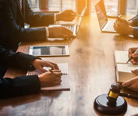 video compliance training  employees partners  uqualio