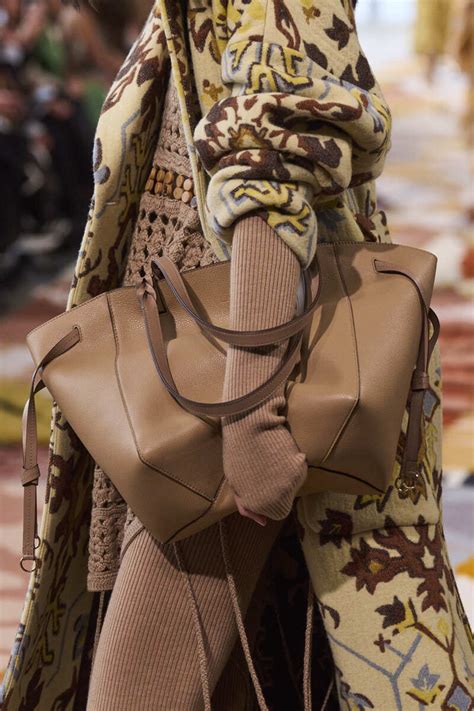 Borse autunno inverno 2023 2024: tendenze sfilate Foto 20 | Amica