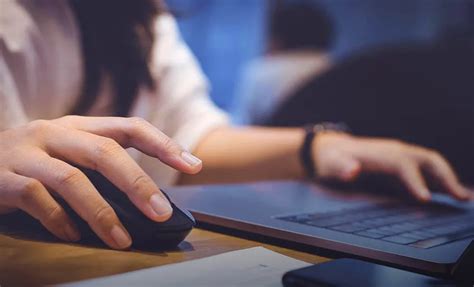 pengertian shareware sejarah jenis kelebihan kekurangan  contohnya