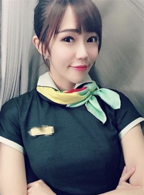 【Taiwan】 EVA Air cabin crew / エバー航空 客室乗務員 【台湾】 | コスプレ 衣装, 客室乗務員, 世界中の