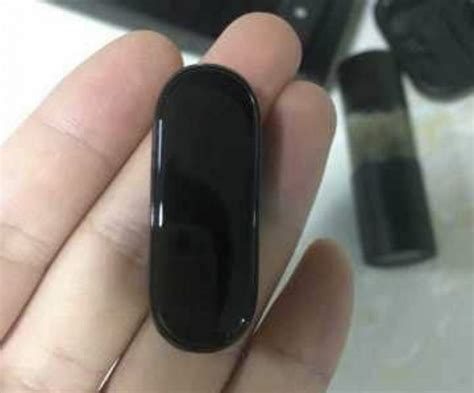 Новый браслет Xiaomi Mi Band 4 впервые показали на фото – Український ...